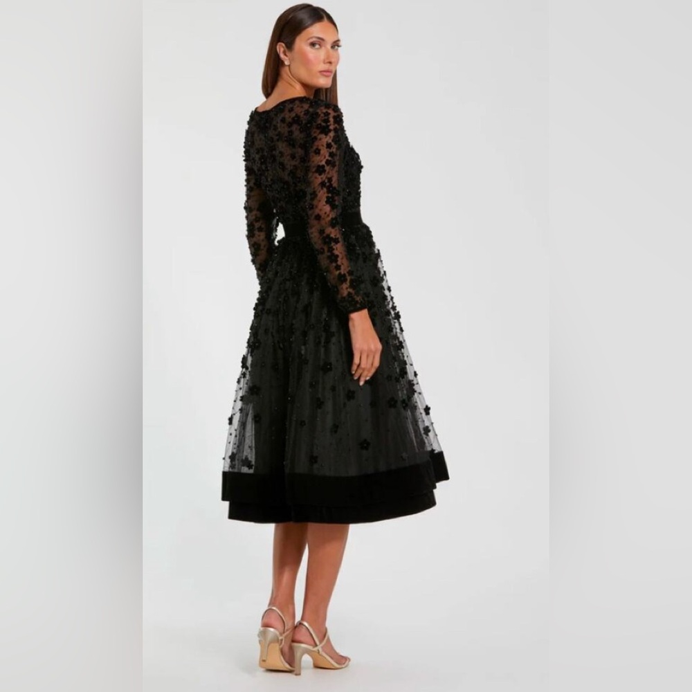 MacDuggal Brown Elegant Tea-Length Dress. Size 14